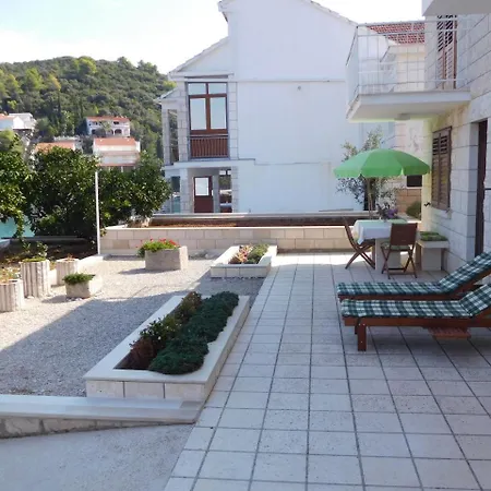 Vjera Apartment *